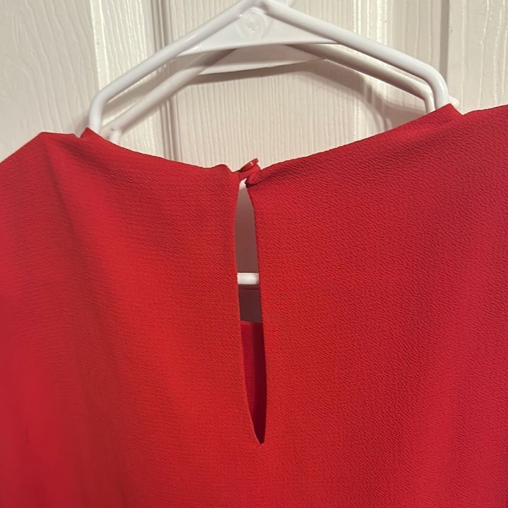 C&E Elegant Red Sleeveless Top Size Medium EUC - Picture 6 of 8